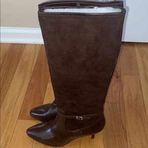 Never worn Ralph Lauren boots in brown